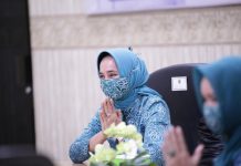 Lakukan Launching Program Siger melalui Video Conference, Ibu Riana Arinal Apresiasi TP PKK Kabupaten/Kota dan Pengurus Organisasi Wanita dalam Penanganan Covid-19
