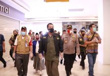 Gubernur Tinjau Protokol Kesehatan di Pusat Perbelanjaan di Malam menjelang Lebaran