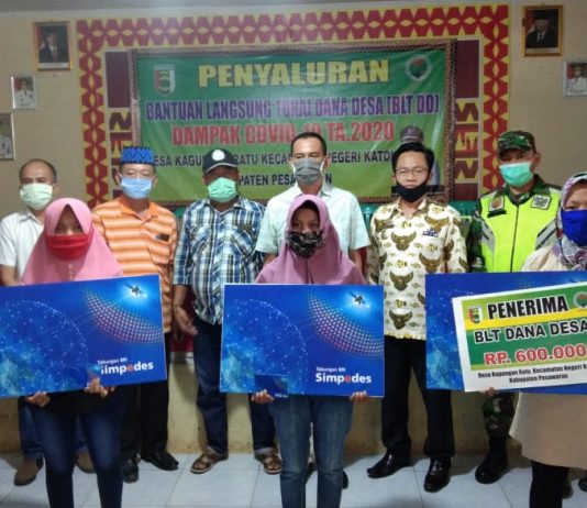 Penyaluran BLT Dana desa di Balai Desa keagungan ratu Kecamatan Negri Katon Kabupaten pesawaran.