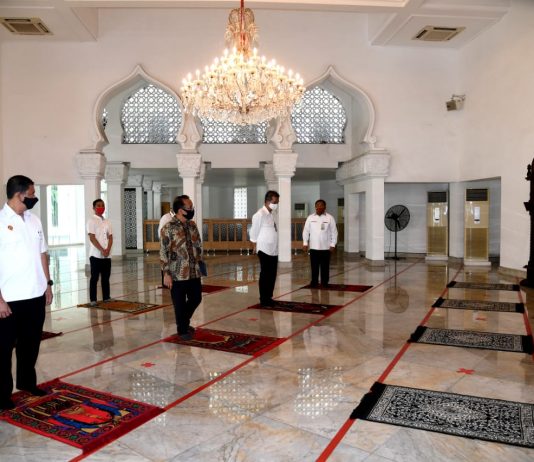 Presiden Jokowi Tinjau Kesiapan Prosedur Kenormalan Baru di Masjid Baiturrahim