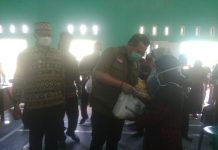 Penyerahan Bansos Oleh Bupati pesawaran Kepada Pengusaha Kecil terdampak Pandemi covid19 di kec Punduh Pidada