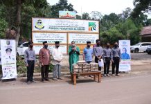 Ibu Riana Sari Arinal Memberikan 1000 Butir Telur Dan Bak Sampah Ke Pondok Pesantren Dan Panti Asuhan.