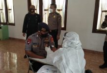Personil Brimob Lampung Mengikuti Pengecekan Rapid Test