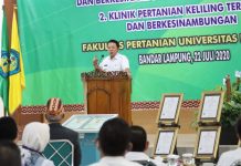 Gubernur Lampung Serahkan Beasiswa Kepada 100 Anak Petani Mahasiswa Fakultas Pertanian Unila