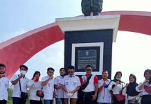 Jum’at Barokah Bersih Bersih BaksosTim Pejuang Brapo Lima