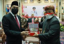 Gubernur Arinal Djunaidi, Orang Pertama Di Lampung Yang Memiliki Uang Edisi Khusus HUT RI Ke-75