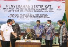 Penyerahan Sertifikat Hak Pakai Jalan Tol dan Redistribusi Tanah Tahun 2020, Menteri Sofyan Djalil Dukung Gubernur Arinal Lindungi Lahan Pertanian Pangan Berkelanjutan