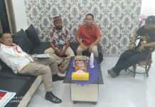 Ike Edwin Sambangi Rumah Hermansyah Komisioner Badan Pengawas Pemilu(Bawaslu)Provinsi Lampung.