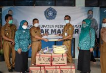 Cegah Penyebaran Covid-19, Pjs. Ketua TP. PKK Pesisir Barat Lakukan Kegiatan “Gebrak Masker”