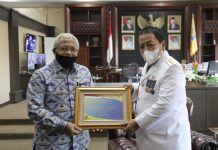 Gubernur Arinal Djunaidi Terima Penghargaan Opini WTP Tahun 2019 dan Plakat 5 Kali Berurut Turut dari Kementerian Keuangan