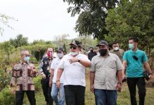 Kembangkan Wahana Eduwisata Keluarga, Gubernur Arinal dan Ibu Riana Tanam Melon dan Semangka di PKK Agropark Lampung
