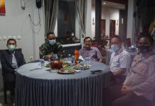 Pjs. Bupati Pesibar Bersama Jajaran Forkopimda Saksikan Debat Publik Calon Bupati Pesisir Barat Tahun 2020