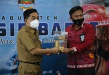 Untuk Pertama Kalinya, Pemkab Pesibar Raih Predikat WTP