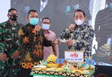 Gubernur Arinal Djunaidi Menerima Penghargaan Program Kartu Petani Berjaya Dari PWI Provinsi Lampung