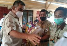 Ahmad Muzani Anggota DPRD Lampung Dengarkan Keluhan Para Guru Honorer di Pesawaran.