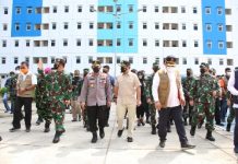 Kapolri, Panglima TNI dan Menkes Tinjau Rusun Nagrak dan PPKM di Semper Barat