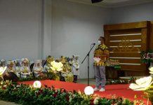 Bupati Tubaba Menghadiri Lomba Pakaian Adat Lampung Dalam Rangka HUT Tubaba Ke 12th