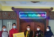 Pemkot Metro Terima CSR Berupa APD dan Sembako dari Chandra Super Store