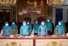 Hj. Haliana Daita Lekok, S.E., M.M. melakukan Rapat Koordinasi dengan Pengurus TP-PKK Lampung Utara melalui virtual Zoom