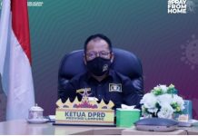 Ketua DPRD Lampung, Mingrum Gumay mengikuti kegiatan #PrayFromHome
