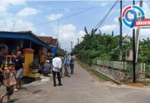 Di Duga Tampa Izin Aktivitas Pekerja Pemasang Tiang Jaringan Provider XL di Berhentikan Warga