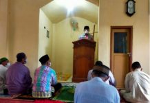 Walikota Metro Wahdi Sirajuddin Menjadi Khotib di Masjid Arrohman