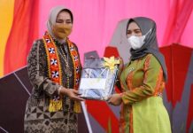 Ibu Riana Sari Arinal Kunjungi Lampung Barat dalam Rangka Gerakan Keluarga Pelopor Perubahan dan Pembinaan PKK