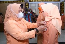 Ketua Dharma Wanita Persatuan (DWP) Kabupaten Lampung Utara Mengukuhkan Tiga Pengurus Unsur Pelaksana Dinas