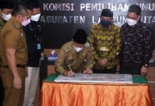 Acara Serah Terima Hibah Tanah dan Gedung Kantor KPU Lampung Utara oleh H. Budi Utomo, S.E., M.M.,
