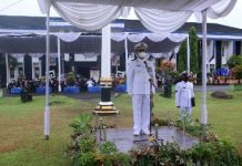 Upacara Bendera memperingati Hari Pahlawan Tahun 2021 di Gelar di Lapangan Pemda LAMUT.