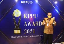 Dinilai Aktif Merespons Persoalan Persaingan Usaha, Gubernur Arinal Raih 2 Penghargaan KPPU Award 2021