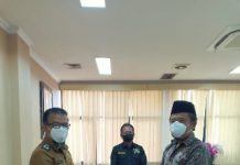 Mingrum Gumay SH., MH Menerima Perkumpulan Petani Pemakai Air (P3A)di Ruang Kerjanya