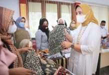 Dekranasda Provinsi Lampung Membuka Kegiatan Kurasi Produk Kerajinan Lampung Untuk Event Nasional