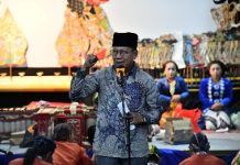 Ketua DPRD Provinsi Lampung Menghadiri Pagelaran Wayang Kulit