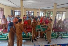 Wujudkan Misi Gubernur, Kadis Sosial Serahkan Bantuan ke UPTD Panti Sosial Lanjut Usia (PSLU) Tresna werdha