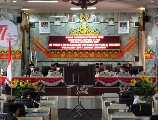 DPRD Lampura Gelar Paripurna Istimewa Mendengarkan Pidato Kenegaraan HUT RI Ke – 77