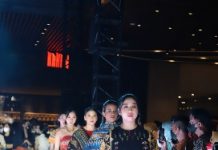 Memukau, Kain Tapis di Tangan Oscar Lawalata di Event Nasional Ketua Dekranasda Lampung Terharu
