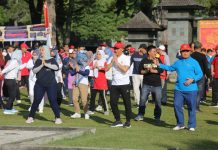 Wakil Gubernur Lampung Chusnunia Senam Bersama Jajaran Pemkab Lampung Barat