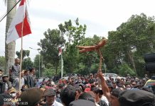 Pidato Kenegaraan HUT RI Ke – 77 Diwarnai Dengan Aksi Unras Petani Singkong