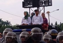 Ketua DPRD Lampung, Mingrum Gumay SH., MH dan Wagub Menemui Ribuan Mahasiswa