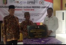 Ketua DPRD Lampung Meresmikan Rehabilitasi Gedung STAI Al Maarif Melalui Sumber Bantuan Hibah Kementerian Agama RI APBNP 2021