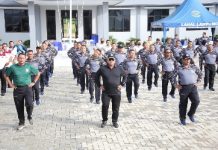 Kuatkan Rasa Kebersamaan Gubernur, Danlanal Kolonel Laut (P) Zul Fahmi Olahraga Bersama di Mako Lanal Caligi