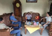 Polda Lampung : Silaturahmi di Kediaman Tokoh Adat dan Tokoh Politik di Kab Way Kanan.