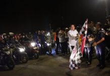 Gubernur Arinal Djunaidi Sambut Pemudik Yang Menggunakan Kendaraan Roda Dua Di Pelabuhan Panjang