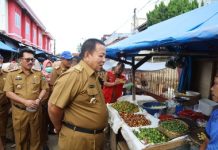 Pastikan Stabilitas Harga Bahan Pokok pasca Hari Raya Idul Fitri, Gubernur “Tinjau Pasar Natar”