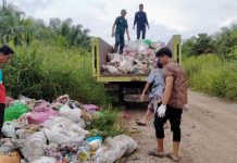 Pemdes Tanjung Harapan Gotong Royong Bersihkan Sampah