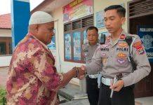 Sadar Hukum, Masyarakat Serahkan Senpi Rakitan Ke Polres Mesuji