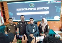 Kejari Lampura Berikan RJ Perkara Penadah Barang Curian