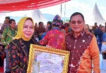Gubernur Lampung Terima Penghargaan Dari Menteri Pertanian Republik Indonesia Pada Penutupan Penas Tani Nelayan XVI