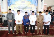 Gubernur Arinal dan Ibu Riana Bersama Ribuan Masyarakat Hadiri Pengajian Akbar Pemprov Lampung di Masjid Agung Taqwa Kota Metro